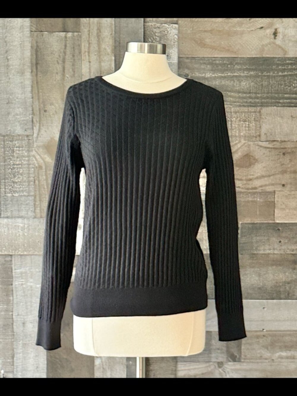 Black cable knit sweater medium minimalist classic gorpcore dark feminine winter